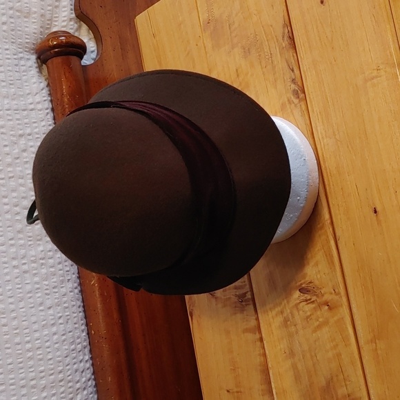 Made in Italy Wool Bucket/Church Hat with Floral Detail - Picture 4 of 11